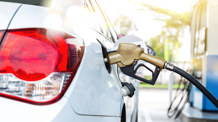 Η κρίση στο Ιράν και οι επιπτώσεις στην ελληνική αγορά ενέργειας, τα δύο σενάρια για τη βενζίνη
