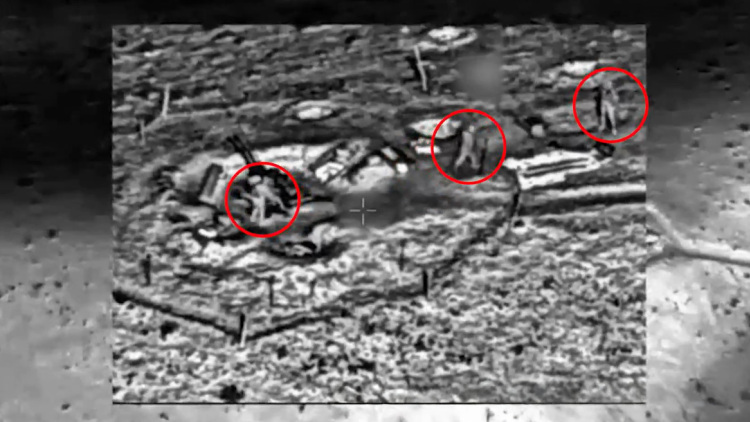 Η στιγμή που ισραηλινό αεροπορικό πλήγμα εξουδετέρωσε Ιρανούς στρατιώτες που επιχειρούσαν να ενεργοποιήσουν αεράμυνα