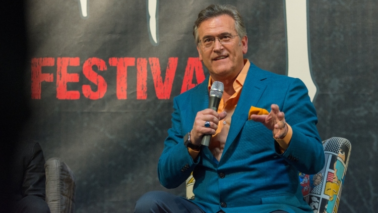 Ο πρωταγωνιστής του Evil Dead Μπρους Κάμπελ ανακοίνωσε ότι διαγνώστηκε με καρκίνο