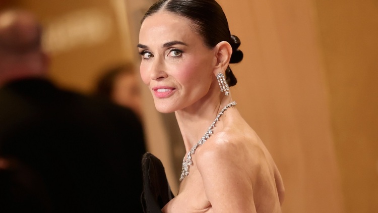 Ντέμι Μουρ: Μια γιατρός προειδοποιεί για την αποστεωμένη σιλουέτα της - «Κίνδυνος για την υγεία»