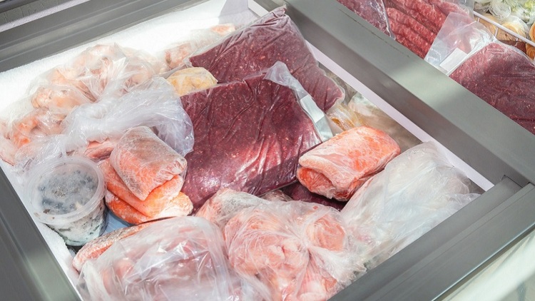 Πώς διατηρούμε το κάθε κρέας στην κατάψυξη με ασφάλεια και πόσο καιρό αντέχουν