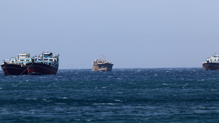 Πώς θα ελέγξει ο Τραμπ τα Στενά του Ορμούζ: Τα ρίσκα, τα σενάρια και το… Μπαντάρ Αμπάς