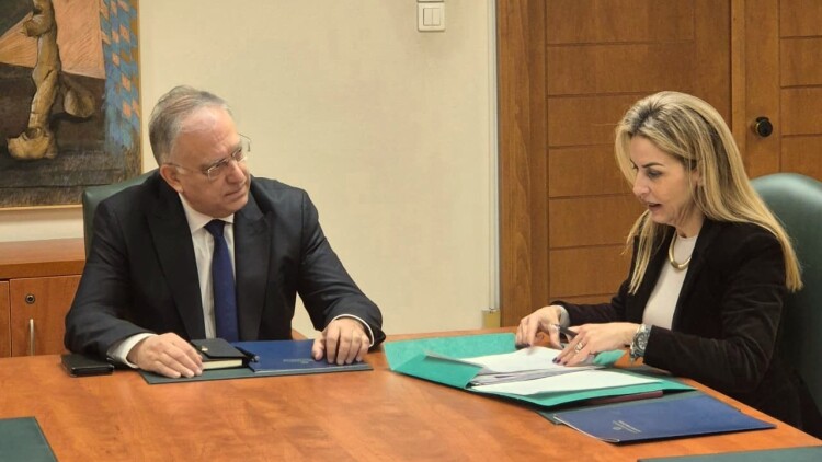 Θεοδωρικάκος: Πλήρης επάρκεια προϊόντων, προειδοποίηση για αισχροκέρδεια και ανοιχτό το ενδεχόμενο έκτακτων μέτρων