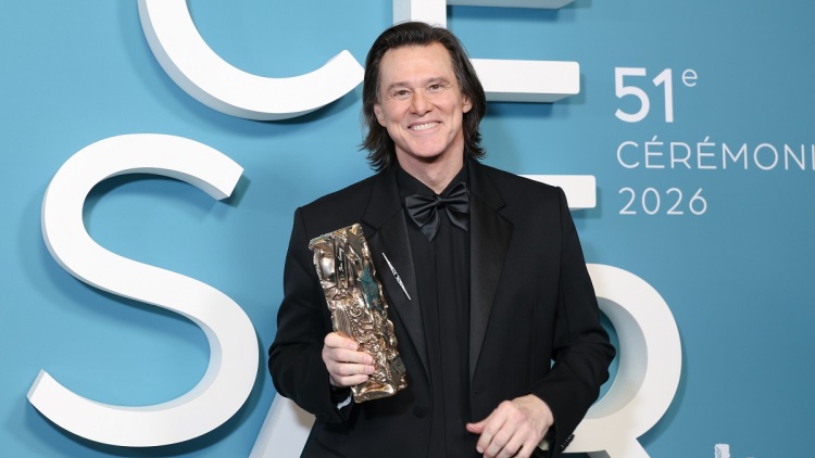 Τζιμ Κάρεϊ: Πώς ξεκίνησε η θεωρία (συνωμοσίας) ότι ήταν ο σωσίας του αυτός που πήγε στα Βραβεία Σεζάρ;
