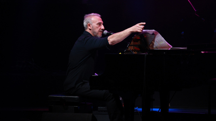 Μίνως Μάτσας: «Δικά μου ή Δανεικά» στο VOX