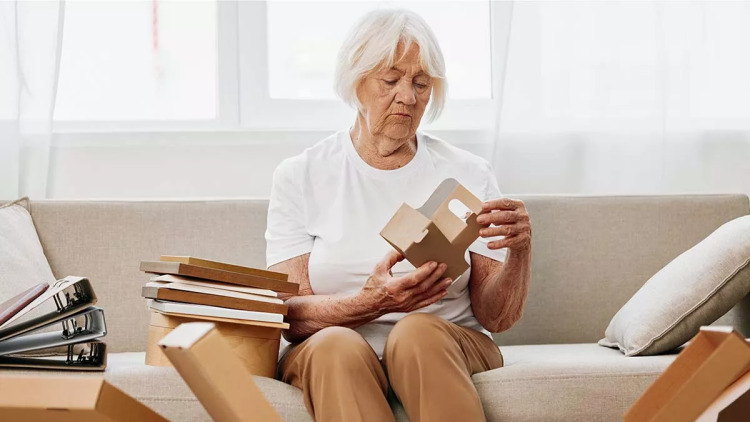 Άνοια: Η αόρατη διαταραχή που συσχετίζεται με τη νόσο και επιβαρύνει τους φροντιστές
