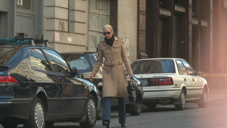 Το Prada παλτό της Κάρολιν Μπεσέτ-Κένεντι πουλήθηκε σε τιμή που ξεπέρασε κάθε προσδοκία
