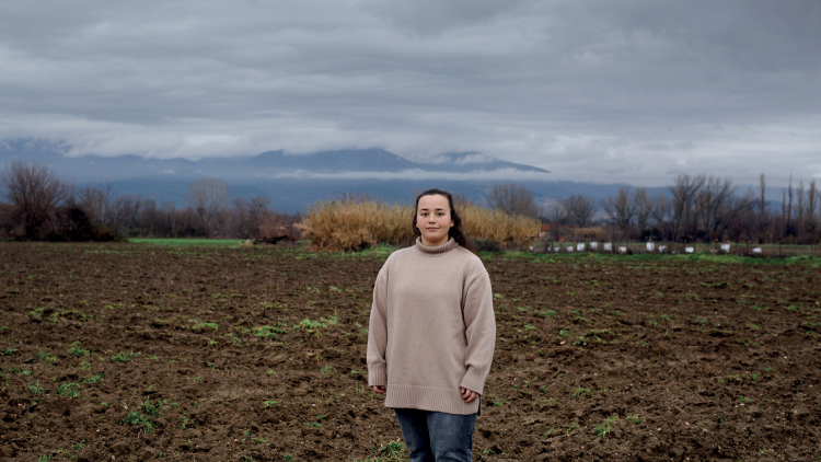 H Σαββούλα Στρούμπα δημιούργησε καινοτόμα και υγιεινά έτοιμα γεύματα από τα ρεβίθια που καλλιεργεί στη Ροδόπη
