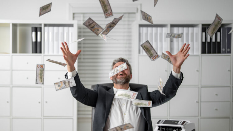 Οκτώ συνήθειες που έχουν συχνά οι άνθρωποι που μεγάλωσαν με οικονομική άνεση