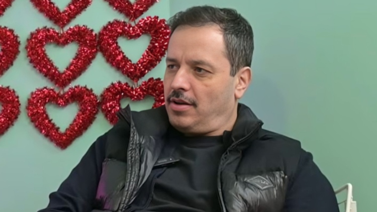 Αλέξανδρος Τσουβέλας: Δεν είχα φανταστεί ποτέ να έχω μια γυναικούλα σπίτι και να κάνω ό,τι θέλω