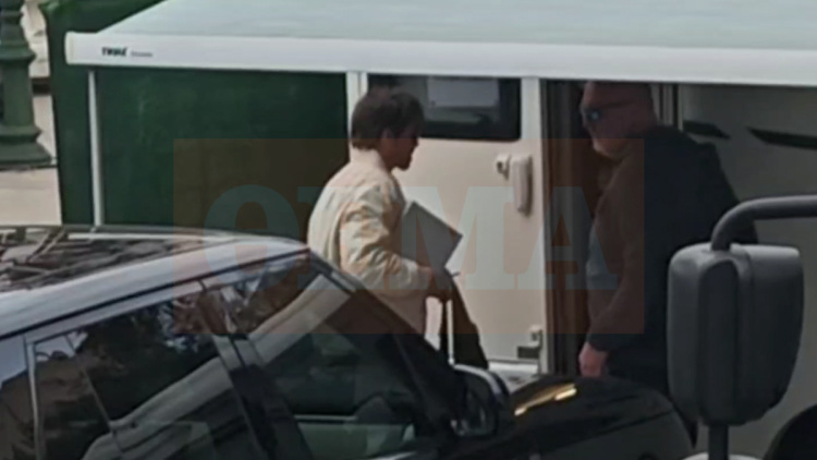 Στην πλατεία Κοτζιά ο Μπραντ Πιτ για τα γυρίσματα της ταινίας The Riders, δείτε βίντεο και φωτογραφίες