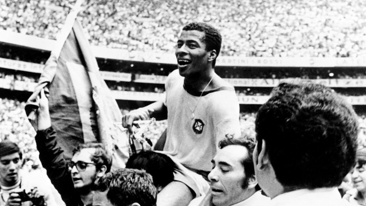 Η Βραζιλία του 1970 κορυφαία ομάδα όλων των εποχών, στη δεύτερη θέση η Μίλαν των τριών Ολλανδών και ακολουθεί η Μπαρτσελόνα του Γκουαρδιόλα