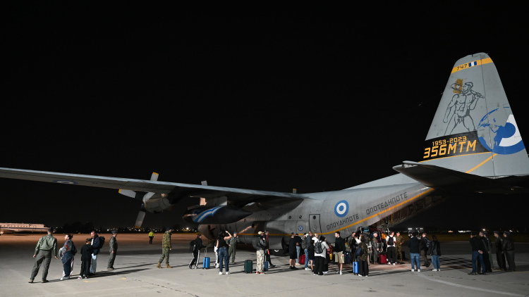 Υπουργείο Εξωτερικών: 315 Έλληνες επαναπατρίστηκαν την Πέμπτη από τη Μέση Ανατολή
