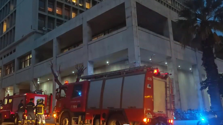 Συνελήφθη 48χρονος Σουδανός που απειλούσε ότι έχει εκρηκτικά έξω από τη ΓΑΔΑ - Είχε σακίδιο και στα χέρια του αντικείμενο που έμοιαζε με χειροβομβίδα