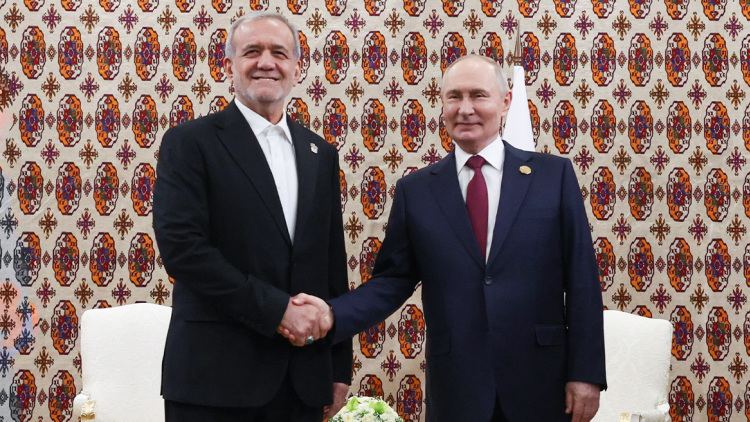 Τηλεφωνική επικοινωνία του Πούτιν με τον πρόεδρο του Ιράν, εξέφρασε τα συλλυπητήριά του για τον Χαμενεΐ