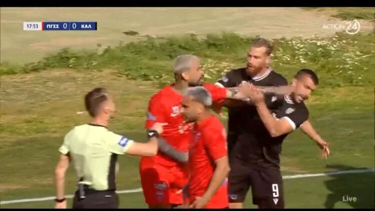 Πανιώνιος - Καλαμάτα: Ένταση στη Νέα Σμύρνη, αποβλήθηκε ο Κολοβός για χτύπημα σε αντίπαλο, βίντεο
