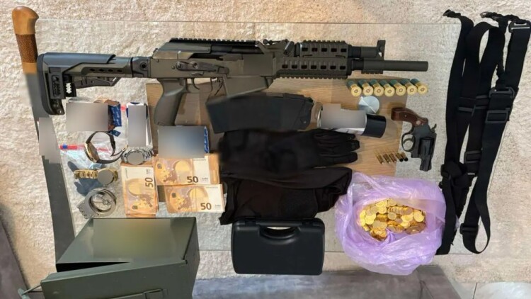 Πώς το ελληνικό FBI έφτασε στα ίχνη της πιο ισχυρής οικογένειας Ρομά για την απάτη - μαμούθ με χρυσές λίρες στη Λάρισα