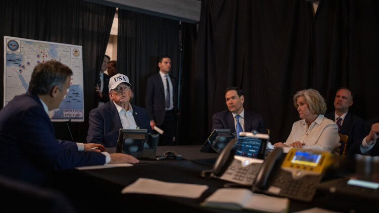 Ιράν όπως Βενεζουέλα: Το ιδανικό σενάριο στο μυαλό του Τραμπ για την επόμενη μέρα του πολέμου, ποιες επιλογές για χερσαία επιχείρηση εξετάζει