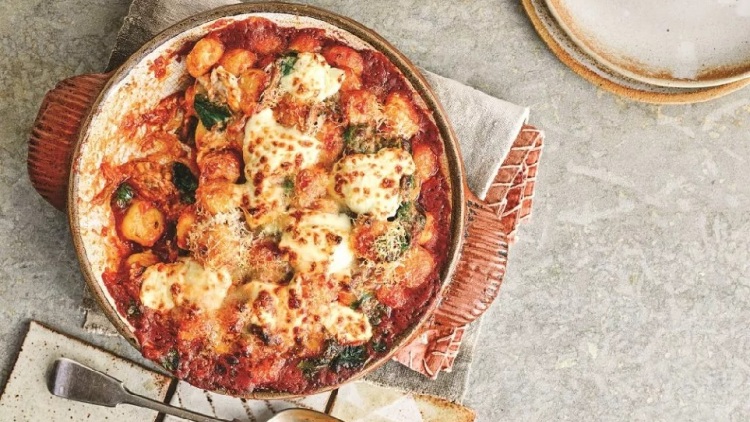 Η συνταγή της ημέρας: Νιόκι με σάλτσα ντομάτας, σπανάκι και μασκαρπόνε. Το μενού της εβδομάδας (9/3-15/3)