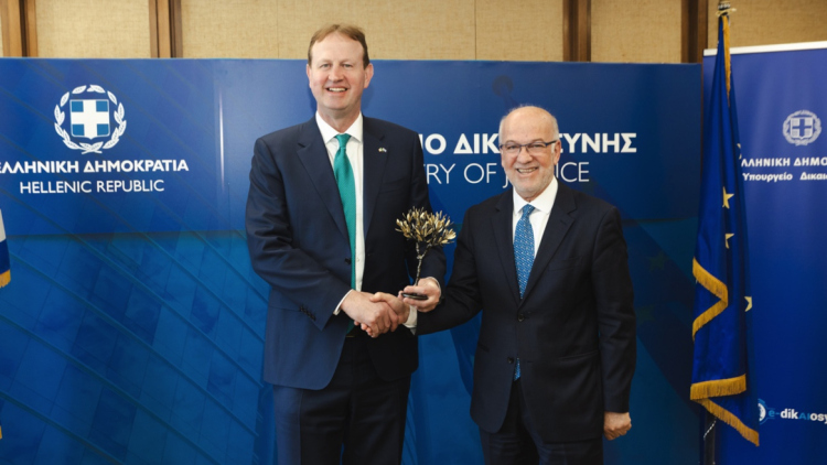 Η ανάληψη της προεδρίας του συμβουλίου της ΕΕ και η κατάσταση της Δικαιοσύνης τα θέματα της συνάντησης του Φλωρίδη με τον Ιρλανδό ομόλογό του
