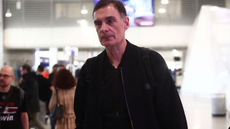 Ο Ολυμπιακός ταξίδεψε στο Παρίσι με Βεζένκοβ, Μόρις, αλλά χωρίς τον Γουόκαπ