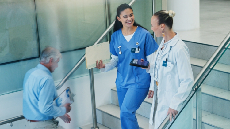 Νέα προκήρυξη για γιατρούς στο ΕΣΥ στις επόμενες 20 ημέρες – 8.000 θέσεις το 2026
