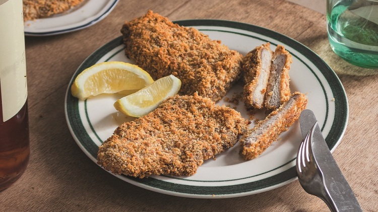 Μοσχαρίσιο σνίτσελ φούρνου με πουρέ
