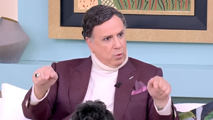 Χάρης Ρώμας: Βλέπω σκηνοθέτη σαν ιερή αγελάδα, να λέει τσιτάτα και να αποθεώνεται