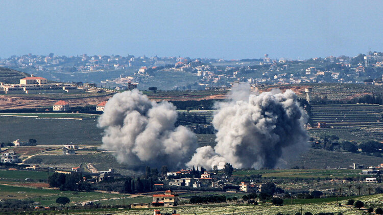 Θα συνεχίσουμε να ρίχνουμε πυραύλους για όσο χρειαστεί απαντά το Ιράν στον Τραμπ που απειλεί με θάνατο και φωτιά την Τεχεράνη για τα Στενά του Ορμούζ