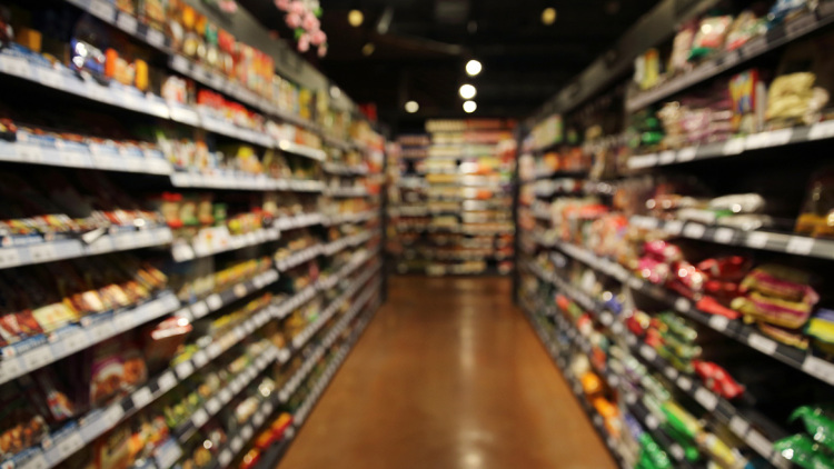 Από ρύζι και ψωμί του τοστ ως πάνες και τροφές για γάτες: Τα 61 προϊόντα με το «πολεμικό» πλαφόν