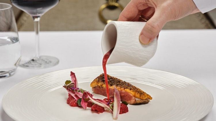 GB Roof Garden: Ολική γευστική επαναφορά από τον executive chef Αστέριο Κουστούδη και τον chef de cuisine Γιάννη Ροκανά