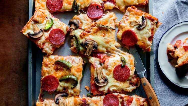 7 πιάτα των 80s και 90s που ξαναμαγειρεύουμε σήμερα