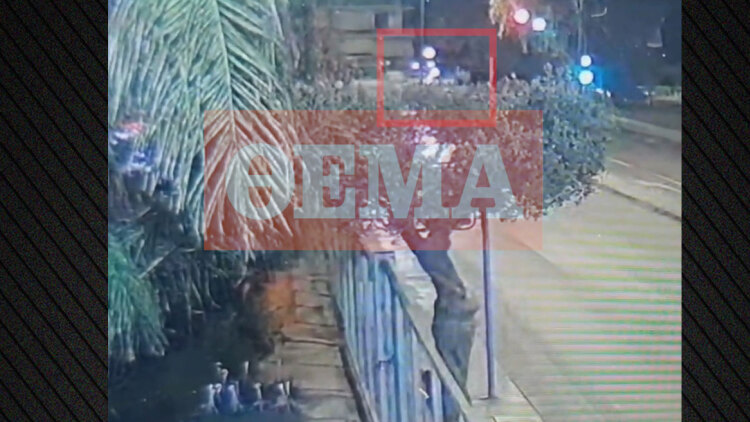 Βίντεο από το θανατηφόρο τροχαίο στη Βούλα: Το ΙΧ έπεσε πάνω στο ταξί που οδηγούσε η 58χρονη που έχασε τη ζωή της