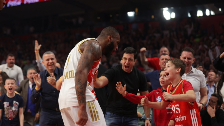 Ερυθρός Αστέρας - Φενέρ 79-73: Οι Σέρβοι έβαλαν τέλος στο σερί 19 νικών των Τούρκων και ελπίζουν σε εξάδα στη Euroleague 