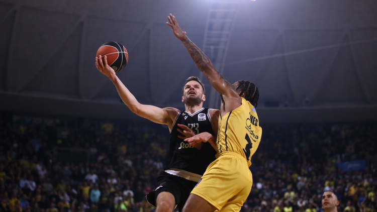 Η ΚΑΕ ΠΑΟΚ ζήτησε αναβολή του αγώνα μπάσκετ με τον Άρη, λόγω της δολοφονίας του 20χρονου φιλάθλου της 