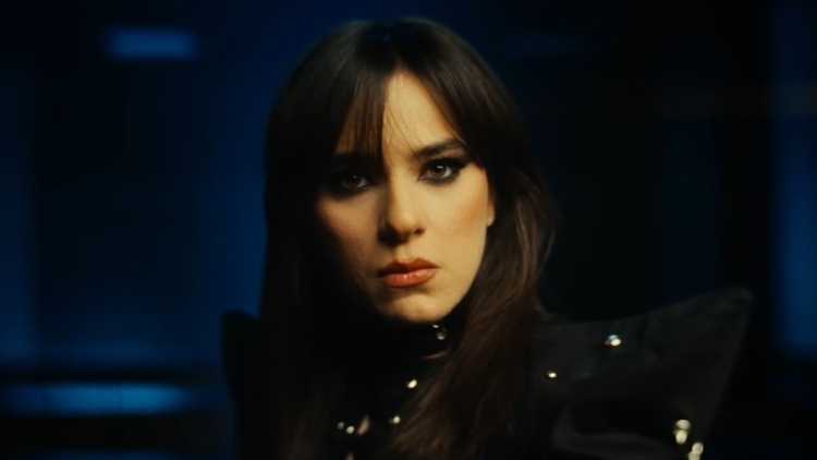 Σάλος με το τραγούδι της Ρουμανίας για τη Eurovision, δέχεται κριτική επειδή «εξιδανικεύει τον σεξουαλικό στραγγαλισμό»