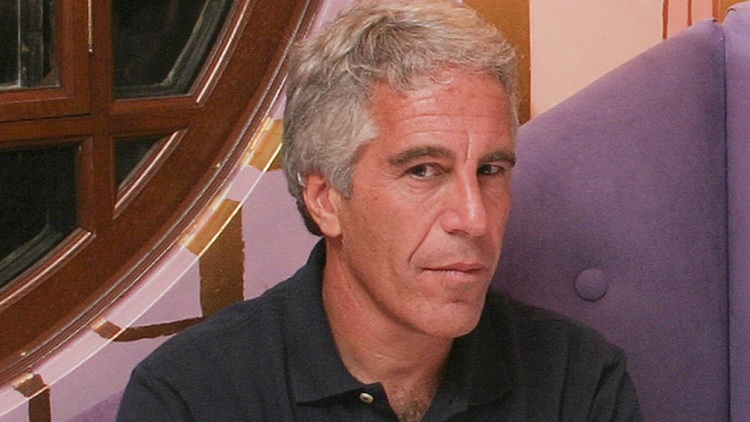 Τζέφρι Επστάιν: Σεξουαλικά εγκλήματα στο kitsch και kinky διαμέρισμά του στο Παρίσι