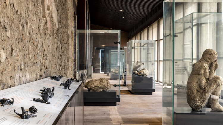 Η τελευταία στιγμή των κατοίκων της Πομπηίας: Για πρώτη φορά εκτίθενται στο κοινό εκμαγεία θυμάτων της έκρηξης του Βεζούβιου, βίντεο και φωτογραφίες