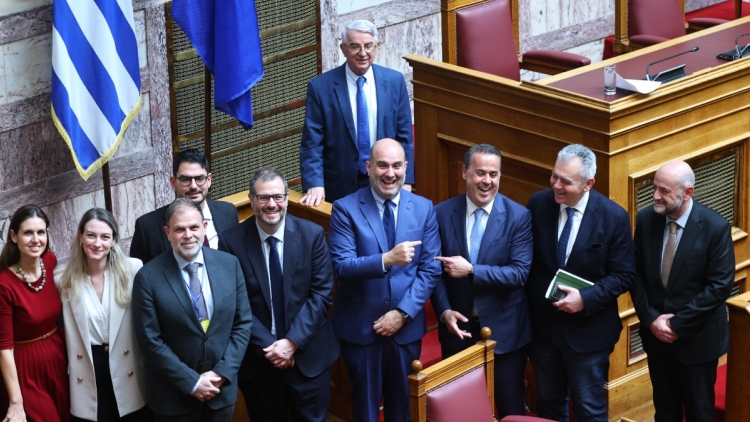 Κυρώθηκαν από τη Βουλή οι συμβάσεις Ελλάδας - Chevron για έρευνα και εκμετάλλευση υδρογονανθράκων