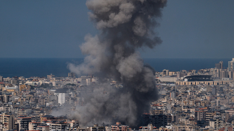 Σήκωσαν stealth βομβαρδιστικά Β-2 οι ΗΠΑ, «βομβαρδίσαμε το νησί Χαργκ» - Με αντίποινα απειλεί το Ιράν, πλήγμα drone στην πρεσβεία των ΗΠΑ στη Βαγδάτη
