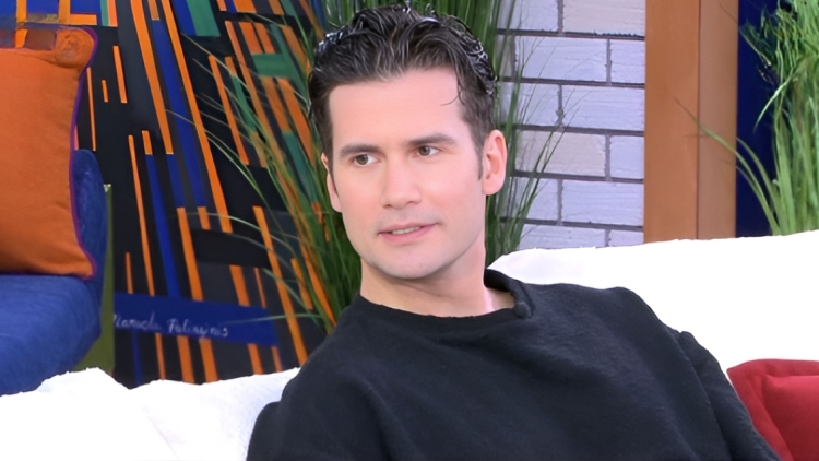 Αναστάσης Ροϊλός: Θέλω να μεταφέρω την αγάπη που πήρα ως παιδί, κάνω δεν κάνω οικογένεια