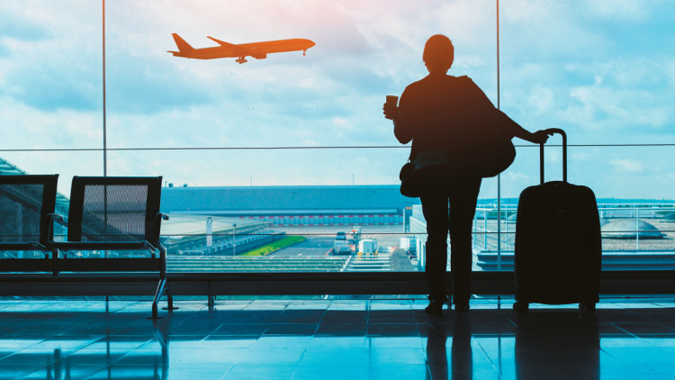 Φρένο στις κρατήσεις και στάση αναμονής στον τουρισμό, αλλά και πλεονέκτημα για Ελλάδα έναντι Αν. Μεσογείου και Εμιράτων 