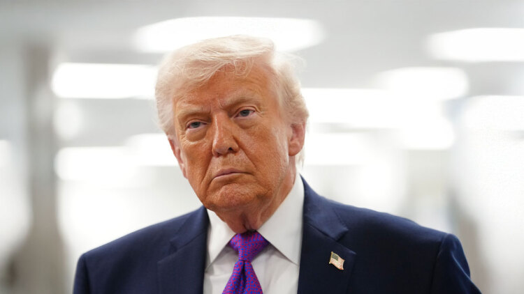 Δεν κάνω εκεχειρία λέει ο Τραμπ και καλεί τον νέο ηγέτη του Ιράν «αν είναι ζωντανός» να παραδοθεί