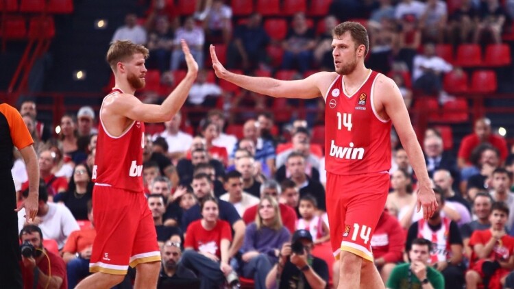 Ολυμπιακός: Βεζένκοβ και Γουόκαπ συγκεντρώνουν αυξημένες πιθανότητες συμμετοχής με Φενέρ
