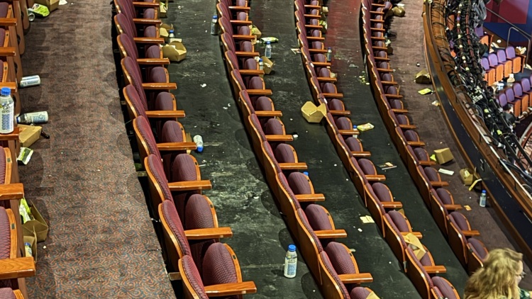 Tα σκουπίδια στους διαδρόμους του Dolby Theatre: Η φωτογραφιά μετά το τέλος των Όσκαρ που προκάλεσε οργή στο κοινό