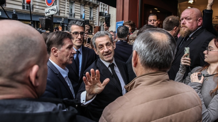 Νικολά Σαρκοζί: Ξεκινά στο Εφετείο η δίκη για τη χρηματοδότηση από τον Καντάφι