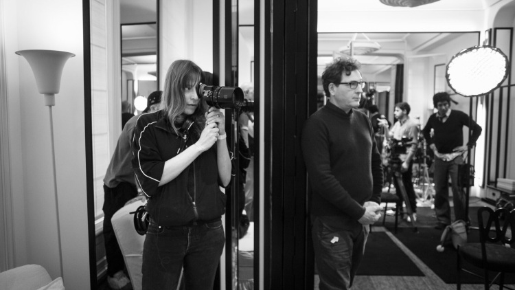 Αλίς Βινοκούρ: «Ήθελα να δούμε την Εβδομάδα Μόδας μέσα από τα μάτια μιας νεαρής κοπέλας από το Σουδάν»