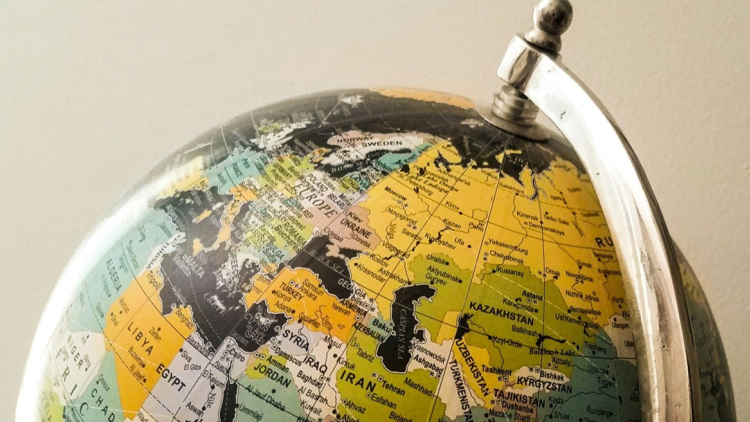 Ποια είναι τα δύο αδέλφια που επενδύουν στο μέλλον της Συρίας
