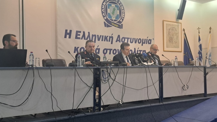 Χρυσοχοΐδης: Ενδείξεις οπαδικού υπόβαθρου για τη δολοφονία του 20χρονου, στόχος η διάλυση των εγκληματικών οργανώσεων