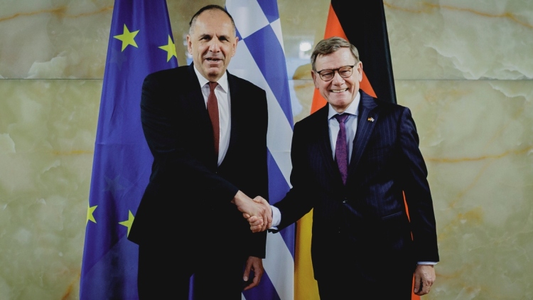 Τα μηνύματα της συνάντησης Γεραπετρίτη με Βάντεφουλ στο Βερολίνο: «Επιβεβαίωση της συμπόρευσης Ελλάδας - Γερμανίας» σε κρίσιμα ζητήματα
